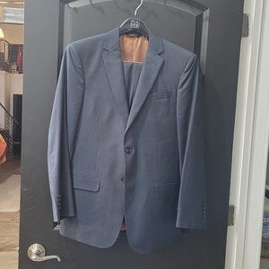 Like-new slim fit 36-37R Jos. A. Bank navy blue pinstripe suit